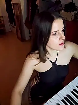 BelleFelicitas online show from 10/27/25, 06:09