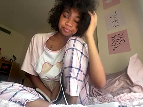 Snapshot of luvrgrllani chatting on 11/16/25, 08:13 luvrgrllani online show from 11/16/25, 08:13