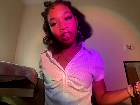 Snapshot of luvrgrllani chatting on 09/17/25, 08:55 luvrgrllani online show from 09/17/25, 08:55