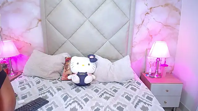 NinaBravura  online show from 10/28/25, 01:32