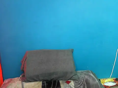 Snapshot of DarkQueen_94 chatting on 10/01/25, 02:32 DarkQueen 94 online show from 10/01/25, 02:32
