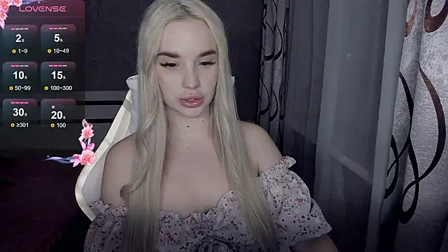 KiraKrox online show from 02/18/26, 08:49