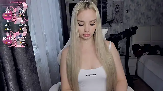 KiraKrox online show from 12/04/25, 08:46