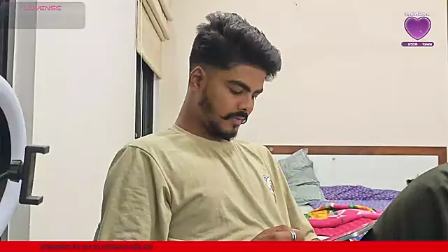 Snapshot of mrbuddy85 chatting on 11/04/25, 04:11 mrbuddy85 online show from 11/04/25, 04:11