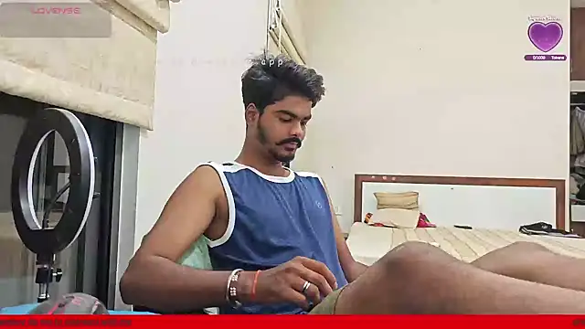 Snapshot of mrbuddy85 chatting on 10/14/25, 05:35 mrbuddy85 online show from 10/14/25, 05:35