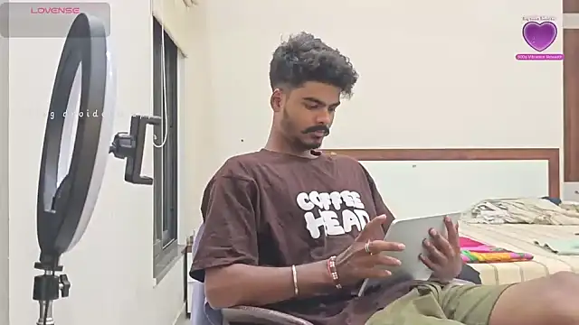 Snapshot of mrbuddy85 chatting on 09/20/25, 03:39 mrbuddy85 online show from 09/20/25, 03:39