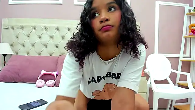 Snapshot of merlyaluna chatting on 09/18/25, 09:18 merlyaluna online show from 09/18/25, 09:18