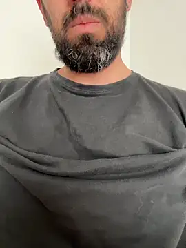 Snapshot of elpeaciente chatting on 10/31/25, 02:35 elpeaciente online show from 10/31/25, 02:35