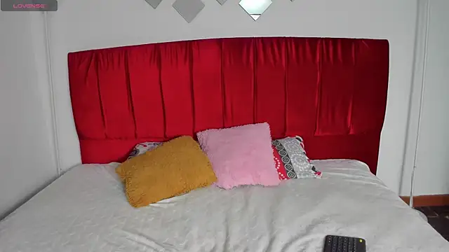 Snapshot of Electra__moon chatting on 12/05/25, 08:39 Electra moon online show from 12/05/25, 08:39