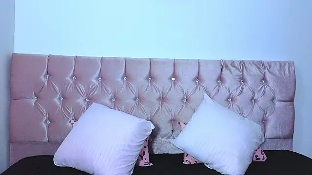 Snapshot of Electra__moon chatting on 12/04/25, 07:51 Electra moon online show from 12/04/25, 07:51