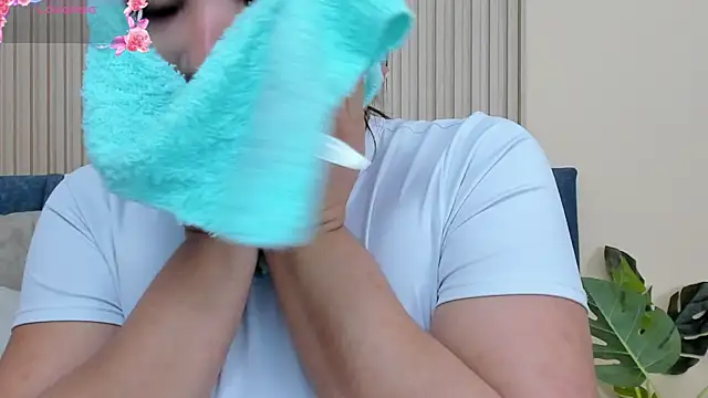 angel ponce online show from 10/18/25, 07:05