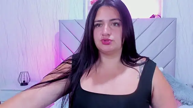 Victoria Guzman online show from 12/02/25, 04:19