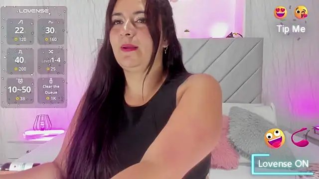 Victoria Guzman online show from 12/18/25, 04:22