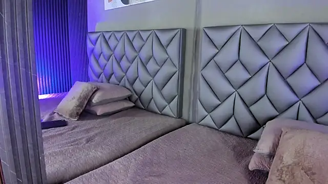 Kitty Dollyy online show from 11/21/25, 08:52