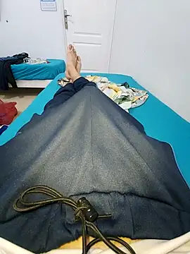 RaoufDz17cm online show from 10/17/25, 07:15