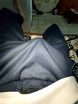 RaoufDz17cm online show from 10/26/25, 12:11