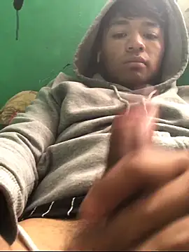 Snapshot of carlo20n chatting on 10/21/25, 02:38 carlo20n online show from 10/21/25, 02:38