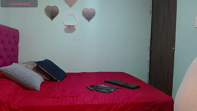 Charlotte lane online show from 11/28/25, 04:23