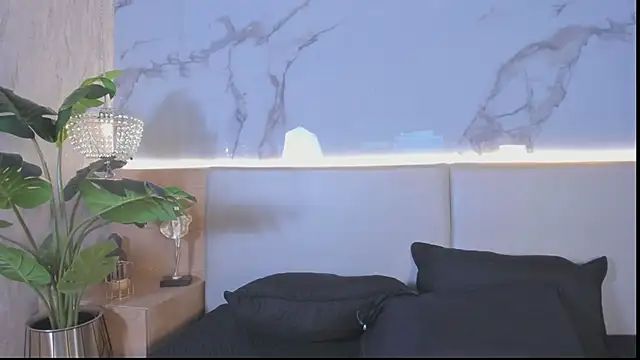 Celeste-Evanns online show from 04/11/26, 08:34