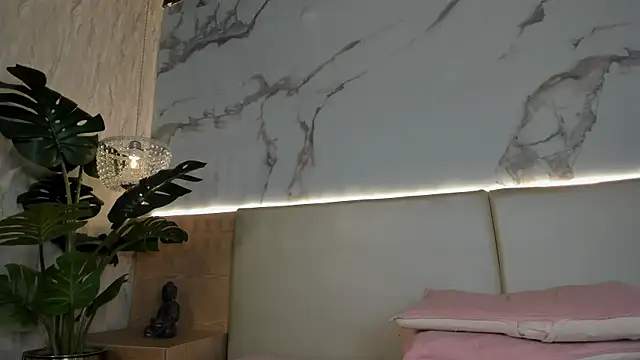 Celeste-Evanns online show from 11/17/25, 08:13