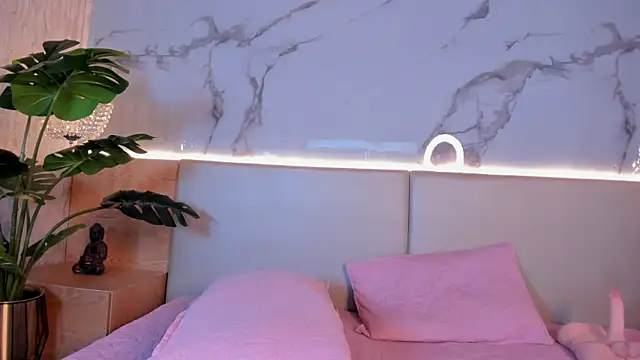 Celeste-Evanns online show from 10/27/25, 08:10