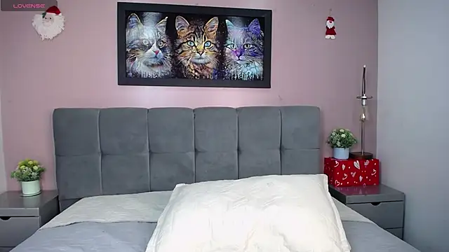 tiiny emilly online show from 12/02/25, 08:10