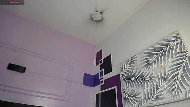 tiiny emilly online show from 11/09/25, 01:04