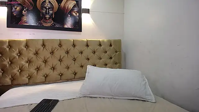 tiiny emilly online show from 11/02/25, 12:43