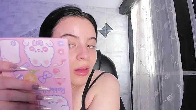 Snapshot of ChannelWhite_ chatting on 09/26/25, 09:32 ChannelWhite online show from 09/26/25, 09:32