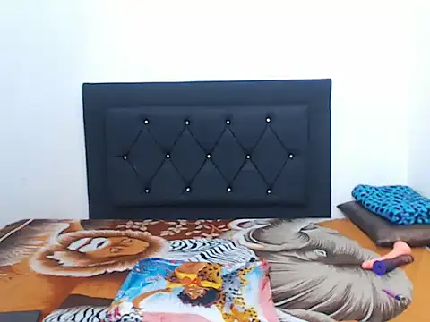 Snapshot of natashat_lorent chatting on 11/24/25, 03:34 natashat lorent online show from 11/24/25, 03:34