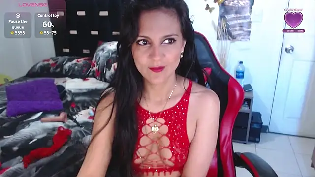 Snapshot of BasmaHernandez chatting on 11/27/25, 01:22 BasmaHernandez online show from 11/27/25, 01:22