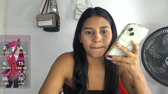 Snapshot of karlys01 chatting on 10/01/25, 01:11 karlys01 online show from 10/01/25, 01:11