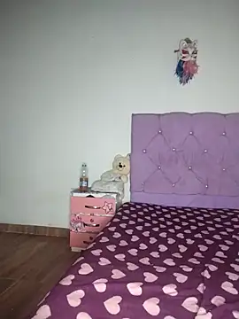 Snapshot of lucerocutte chatting on 09/21/25, 03:33 lucerocutte online show from 09/21/25, 03:33