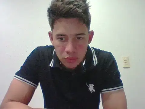 Maxtaylor18 online show from 11/30/25, 04:35