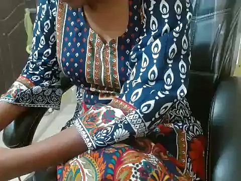 Snapshot of shallyji chatting on 10/14/25, 04:57 shallyji online show from 10/14/25, 04:57