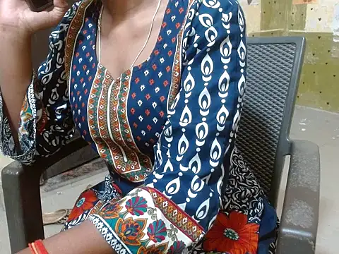 Snapshot of shallyji chatting on 10/28/25, 06:23 shallyji online show from 10/28/25, 06:23