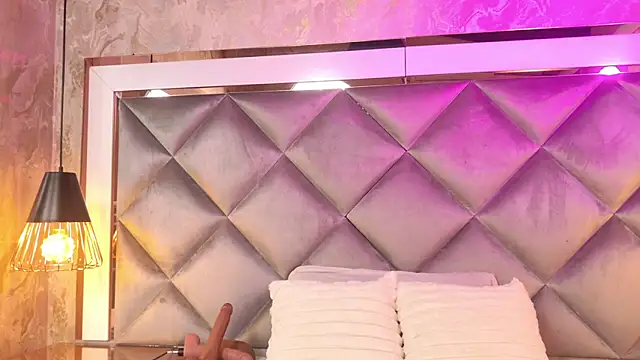 gemma sm online show from 10/04/25, 03:19