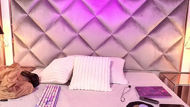 gemma sm online show from 10/29/25, 03:16