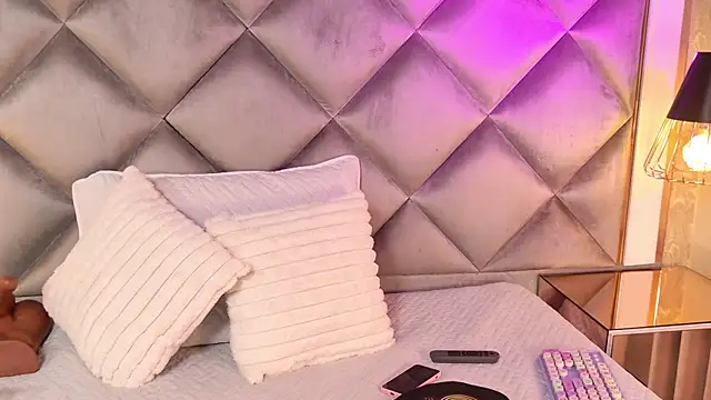 gemma sm online show from 10/13/25, 03:08