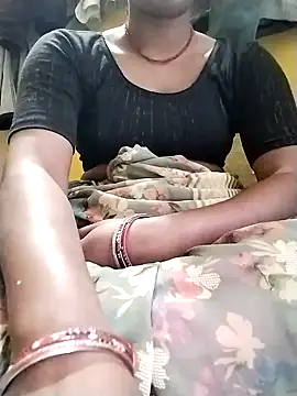 Snapshot of Gopika_Dudi chatting on 03/06/26, 01:33 Gopika Dudi online show from 03/06/26, 01:33