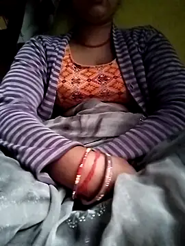 Snapshot of Gopika_Dudi chatting on 12/20/25, 01:30 Gopika Dudi online show from 12/20/25, 01:30