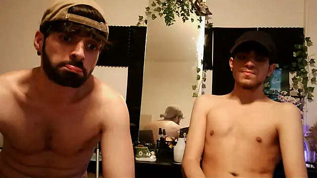 young swisscouple online show from 04/17/26, 06:33