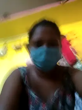 Snapshot of pujaroy363534 chatting on 10/13/25, 10:50 pujaroy363534 online show from 10/13/25, 10:50