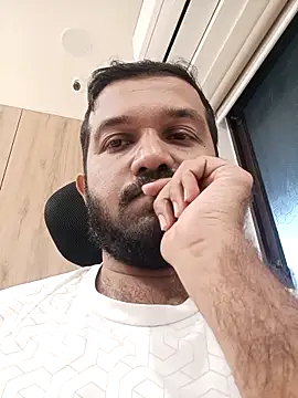 Snapshot of VJ17 chatting on 03/07/26, 12:32 VJ17 online show from 03/07/26, 12:32