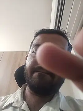 Snapshot of VJ17 chatting on 05/15/26, 10:13 VJ17 online show from 05/15/26, 10:13