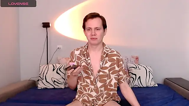 Snapshot of MadisonCharley chatting on 06/10/26, 05:41 MadisonCharley online show from 06/10/26, 05:41