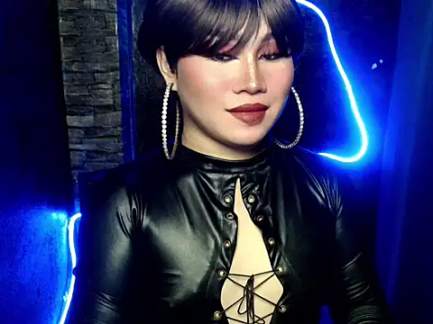 Snapshot of pretty_lassy chatting on 10/18/25, 07:54 pretty lassy online show from 10/18/25, 07:54