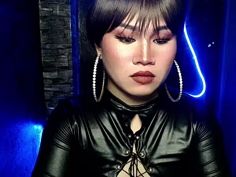 Snapshot of pretty_lassy chatting on 10/21/25, 08:36 pretty lassy online show from 10/21/25, 08:36