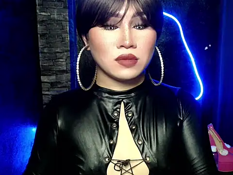 Snapshot of pretty_lassy chatting on 10/15/25, 04:48 pretty lassy online show from 10/15/25, 04:48