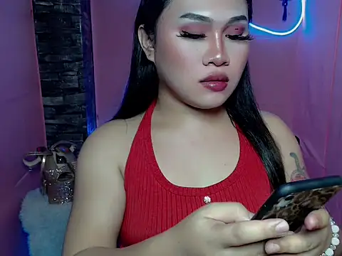 Snapshot of pretty_lassy chatting on 11/19/25, 02:06 pretty lassy online show from 11/19/25, 02:06